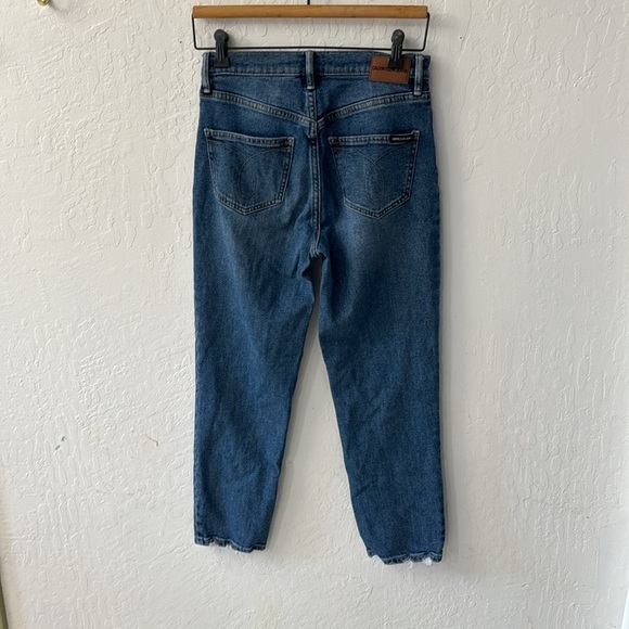 Calvin Klein High Rise Straight Distressed Medium Wash Jeans 26 Button Fly - Picture 8 of 8